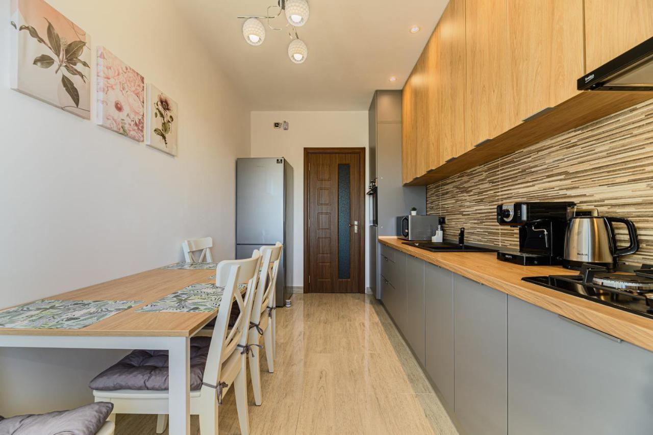 The Mountain Nest Appartement Braşov Buitenkant foto
